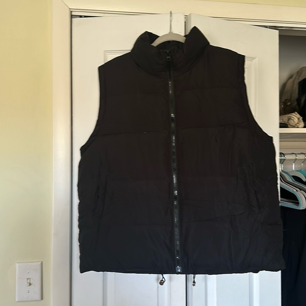 Black puffer vest